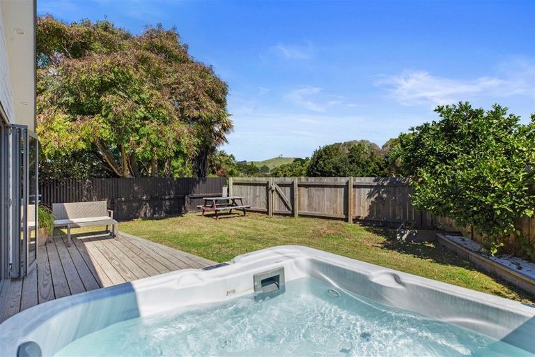 Photo of property in 13b Emerald Place, Papamoa Beach, Papamoa, 3118