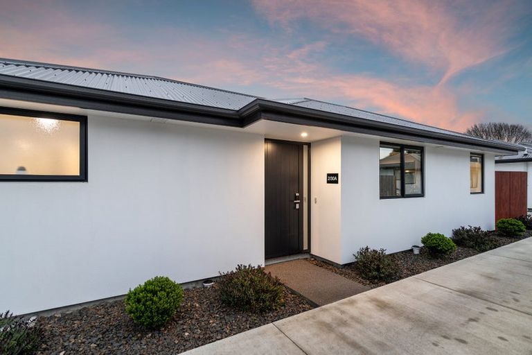 Photo of property in 2/30a Northcote Road, Northcote, Christchurch, 8052