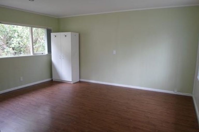 Photo of property in 1/198 Onewa Road, Birkenhead, Auckland, 0626