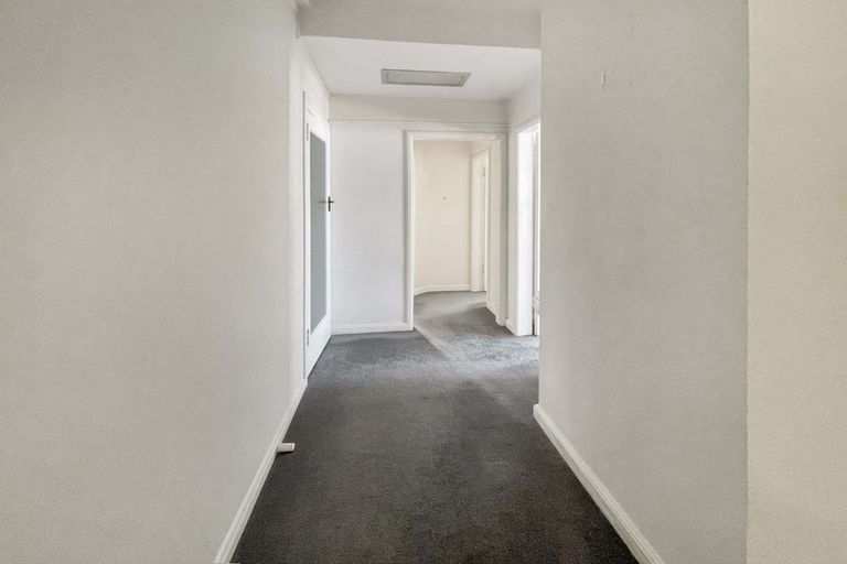 Photo of property in Olympus Flats, 1/280 Oriental Parade, Oriental Bay, Wellington, 6011