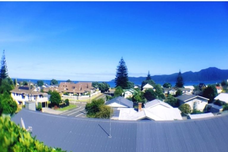 Photo of property in 21 Ocean Road, Paraparaumu Beach, Paraparaumu, 5032