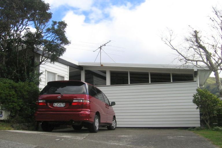 Photo of property in 20 Woodhouse Avenue, Karori, Wellington, 6012