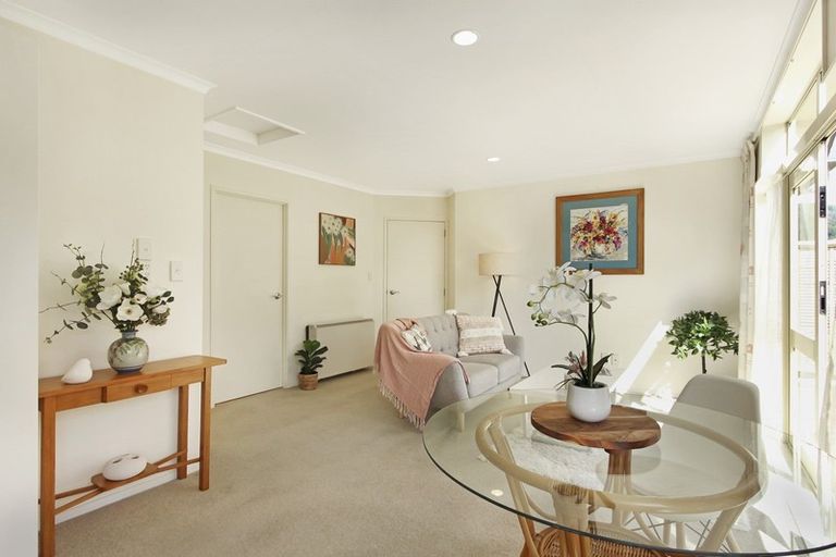 Photo of property in 3/66 Kawaha Point Road, Kawaha Point, Rotorua, 3010