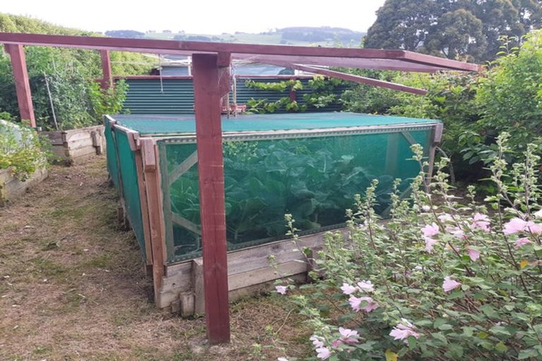 Photo of property in 26 Porterfield Street, Macandrew Bay, Dunedin, 9014