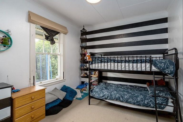 Photo of property in 12 Malcolm Street, Martinborough, 5711