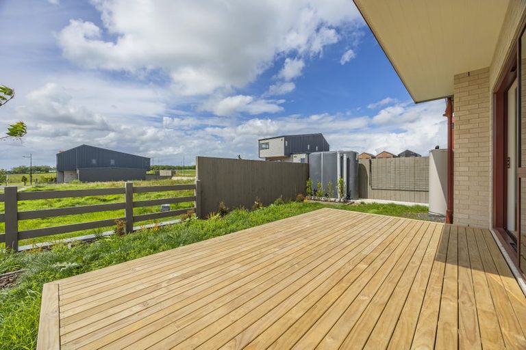 Photo of property in 55 Maungakaraka Road, Karaka, 2580
