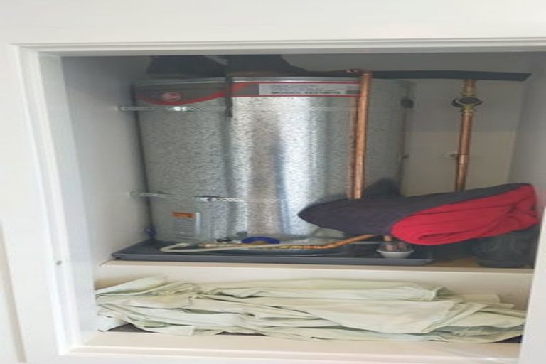 Photo of property in 10 Harena Way, Moera, Lower Hutt, 5010