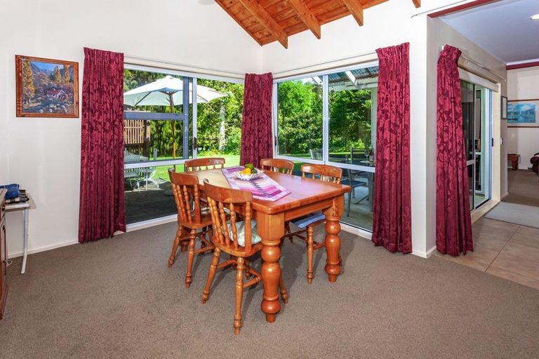 Photo of property in 126 Moana Anu Anu Avenue, Whangamata, 3620