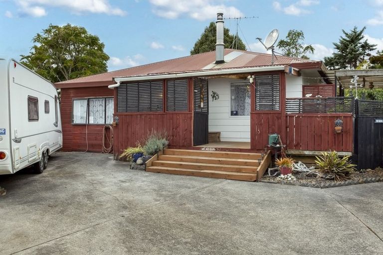 Photo of property in 55e Springs Road, Parakai, 0830