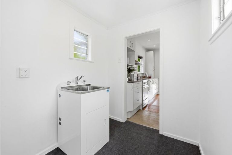 Photo of property in 44 Wellesley Road, Mangere Bridge, Auckland, 2022