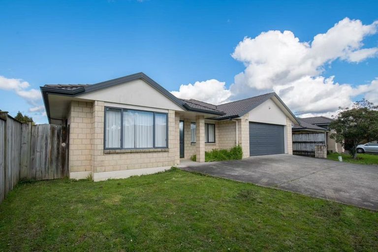 Photo of property in 14 Breon Place, Flat Bush, Auckland, 2016