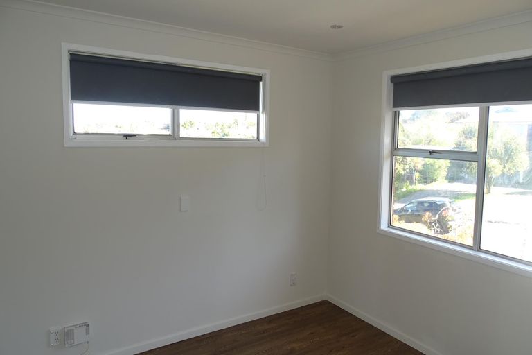 Photo of property in 18 Fairway Avenue, Red Beach, 0932