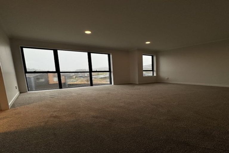 Photo of property in 5 Kikorangi Drive, Wainui, 0992