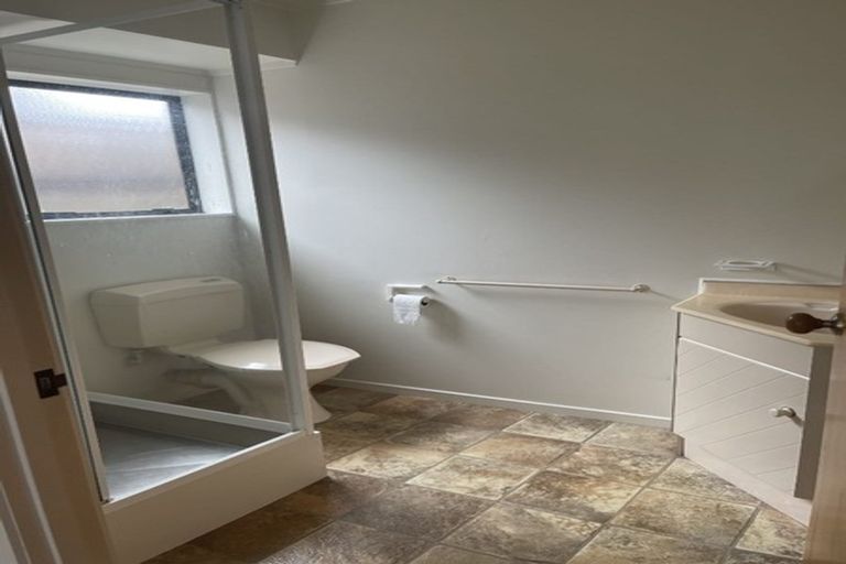 Photo of property in 1/9 Bass Street, West Harbour, Auckland, 0618