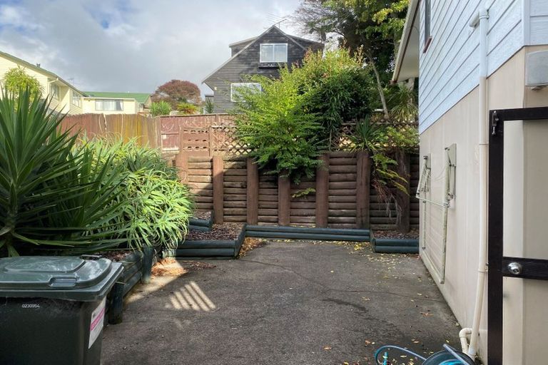 Photo of property in 35 Rhinevale Close, Henderson, Auckland, 0612
