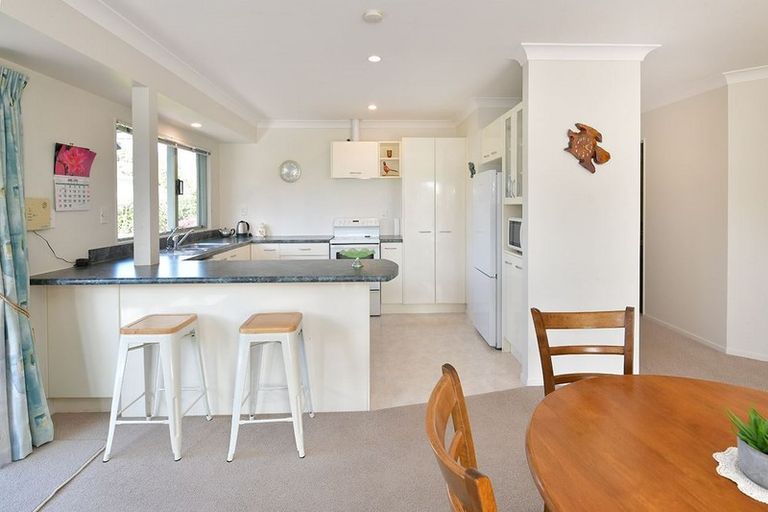 Photo of property in 2/28 Awaroa Road, Helensville, 0800