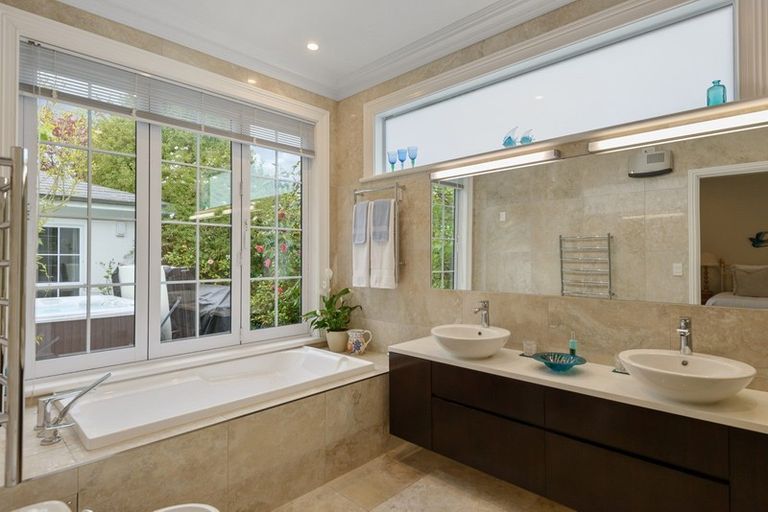 Photo of property in 38 Waiwetu Street, Fendalton, Christchurch, 8052