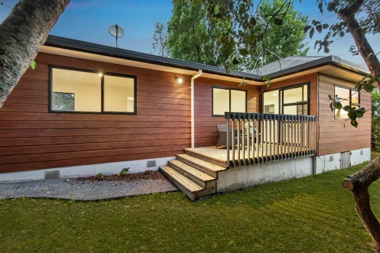Photo of property in 2/73 Bond Crescent, Forrest Hill, Auckland, 0620