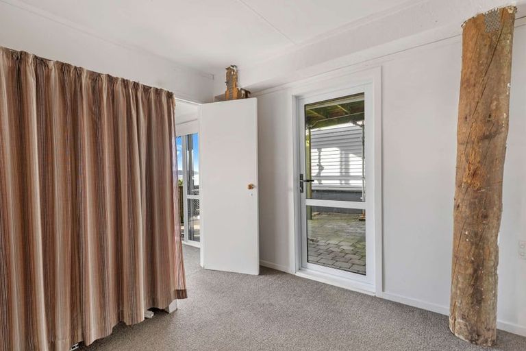Photo of property in 6 Aries Place, Kawaha Point, Rotorua, 3010