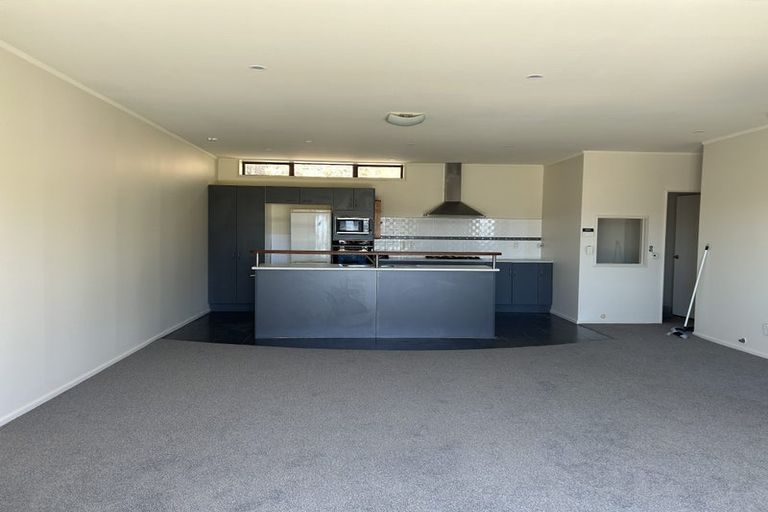 Photo of property in 5 Mitika Way, Strathmore Park, Wellington, 6022