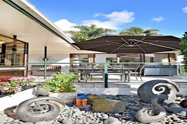 Photo of property in 98 Elliot Street, Pahurehure, Papakura, 2113