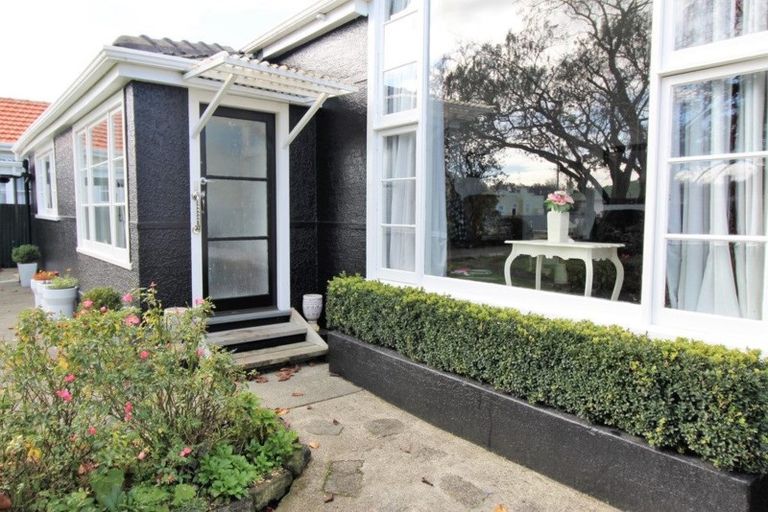 Photo of property in 24 Rewa Street, Takaro, Palmerston North, 4412