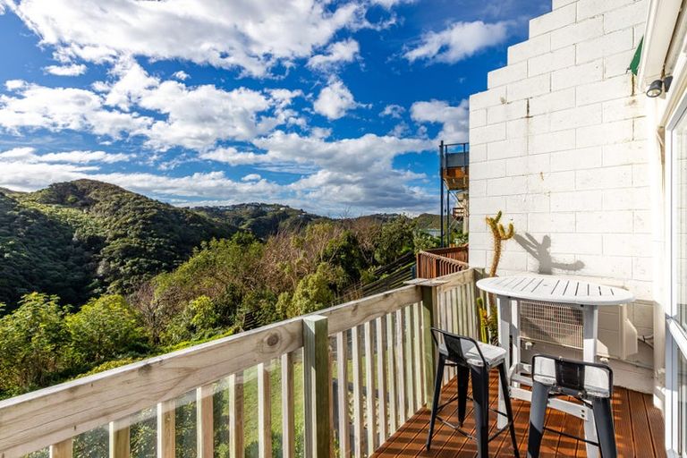 Photo of property in 2 Narbada Crescent, Khandallah, Wellington, 6035