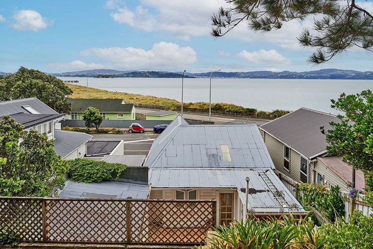 Photo of property in 67 Muritai Road, Eastbourne, Lower Hutt, 5013
