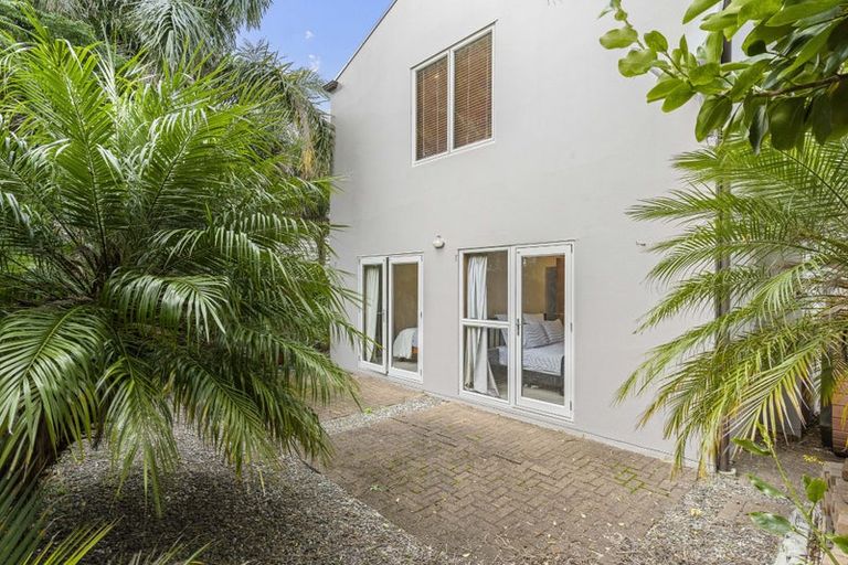 Photo of property in 1/94 Kitchener Road, Milford, Auckland, 0620