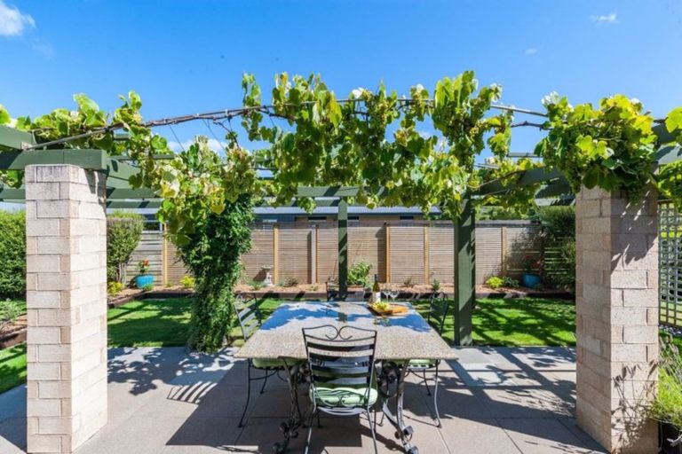 Photo of property in 24 Montgomery Crescent, Kinloch, Taupo, 3377