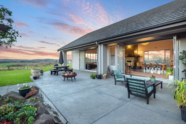 Photo of property in 288 Rimmer Road, Helensville, 0875