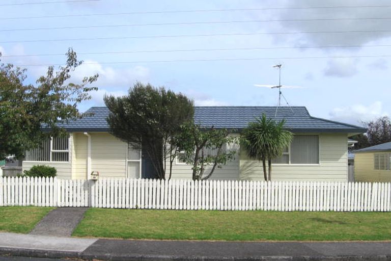 Photo of property in 20 Vera Road, Te Atatu South, Auckland, 0610