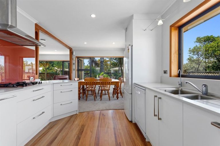 Photo of property in 37 Barry Avenue, Whakatane, 3120