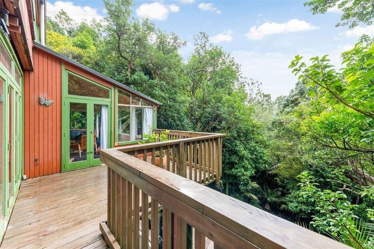 Photo of property in 40 Tanekaha Road, Titirangi, Auckland, 0604