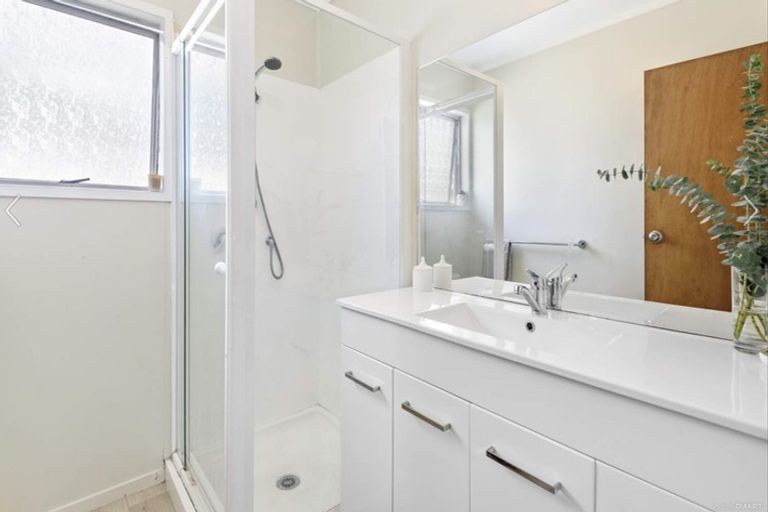 Photo of property in 5 Scarlet Drive, Ranui, Auckland, 0612