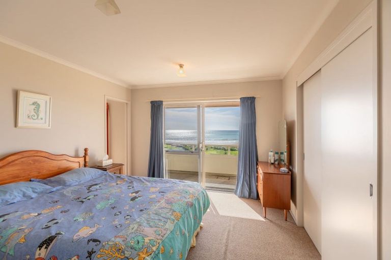 Photo of property in 70 Pourerere Road, Pourerere, Omakere, 4271