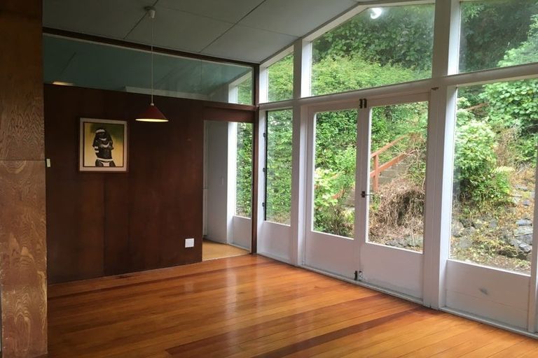 Photo of property in 1 Highbury Crescent, Highbury, Wellington, 6012