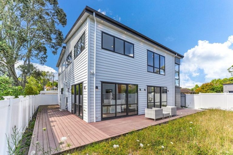Photo of property in 21a Glenvar Road, Torbay, Auckland, 0630