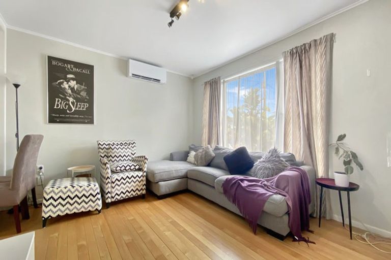 Photo of property in 86 Sylvan Crescent, Te Atatu South, Auckland, 0610