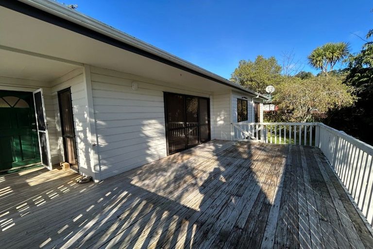 Photo of property in 9 Monarch Grove, Maoribank, Upper Hutt, 5018