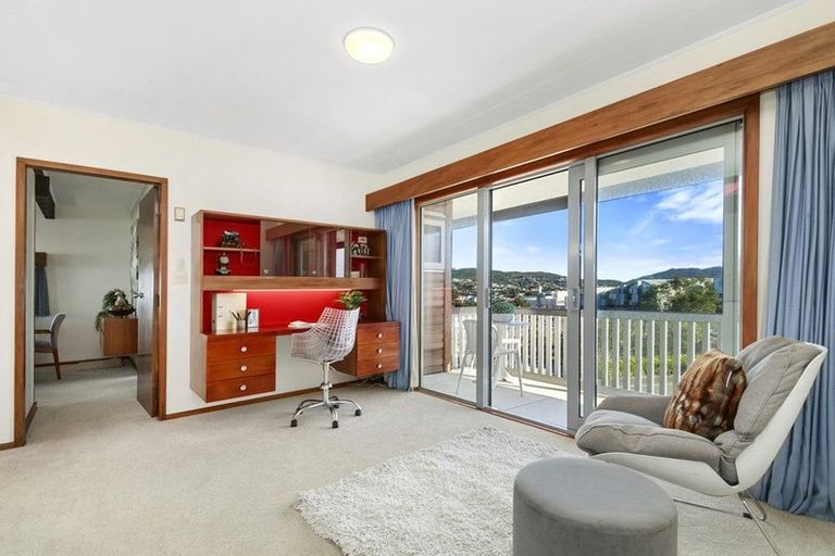 Photo of property in 5 Mataroa Avenue, Northland, Wellington, 6012