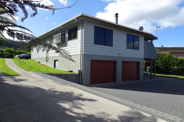 Photo of property in 3a Hawk Place, Selwyn Heights, Rotorua, 3015