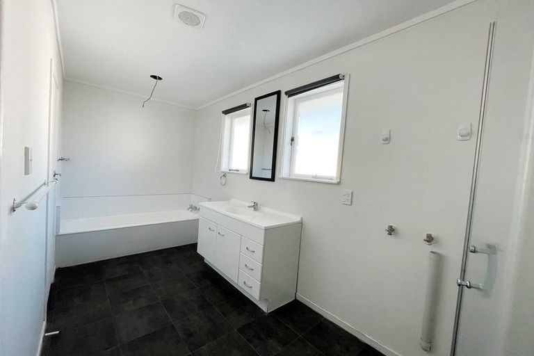 Photo of property in 1/10 Walter Street, Hauraki, Auckland, 0622