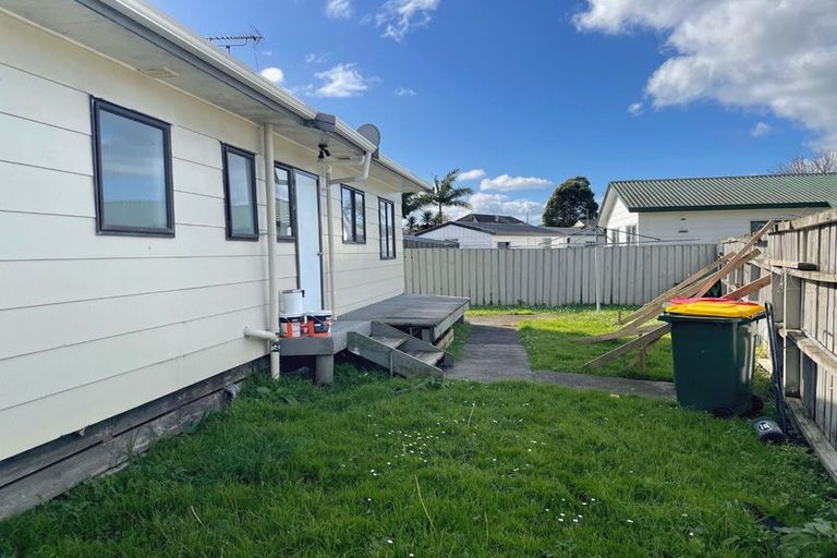 Photo of property in 1/100 Shifnal Drive, Randwick Park, Auckland, 2105