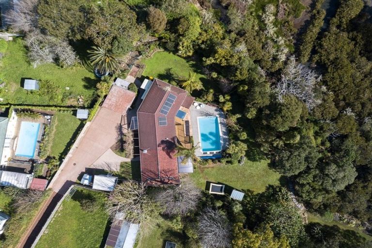 Photo of property in 2 Kelvin Crescent, Te Atatu Peninsula, Auckland, 0610