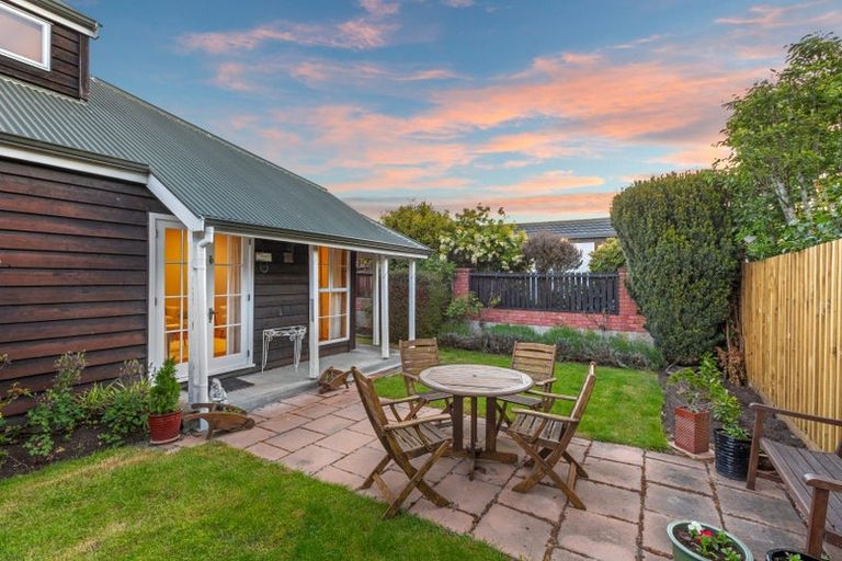 Photo of property in 2/43 Cashmere View Street, Somerfield, Christchurch, 8024