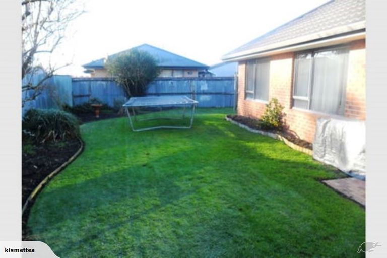 Photo of property in 40a Lambeth Crescent, Redwood, Christchurch, 8051