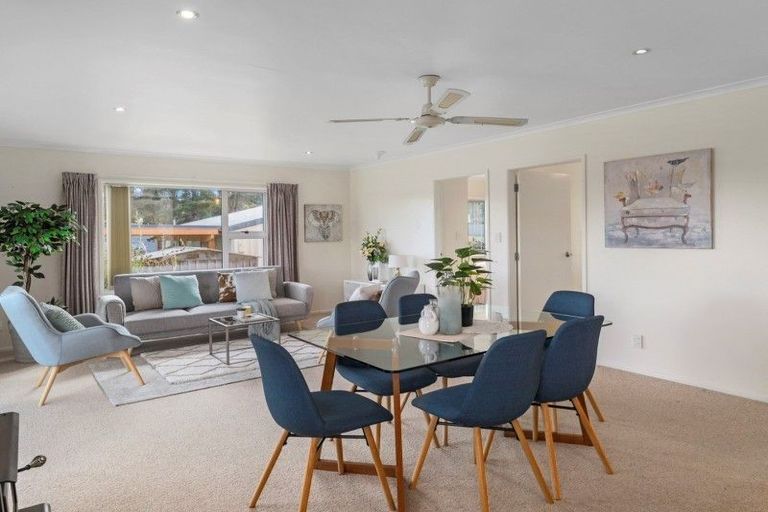 Photo of property in 2 Barclay Grove, Hokio Beach, Levin, 5571