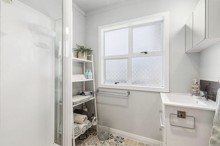 Photo of property in 58 Motuhara Road, Plimmerton, Porirua, 5026