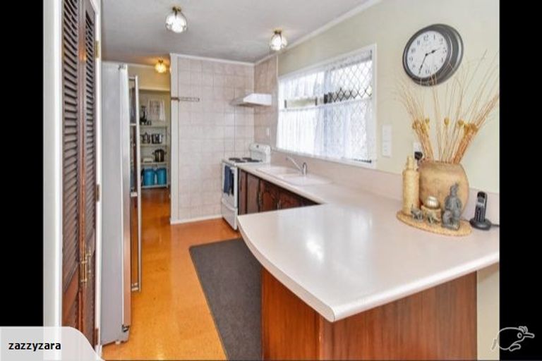 Photo of property in 23 Lane Road, Weymouth, Auckland, 2103